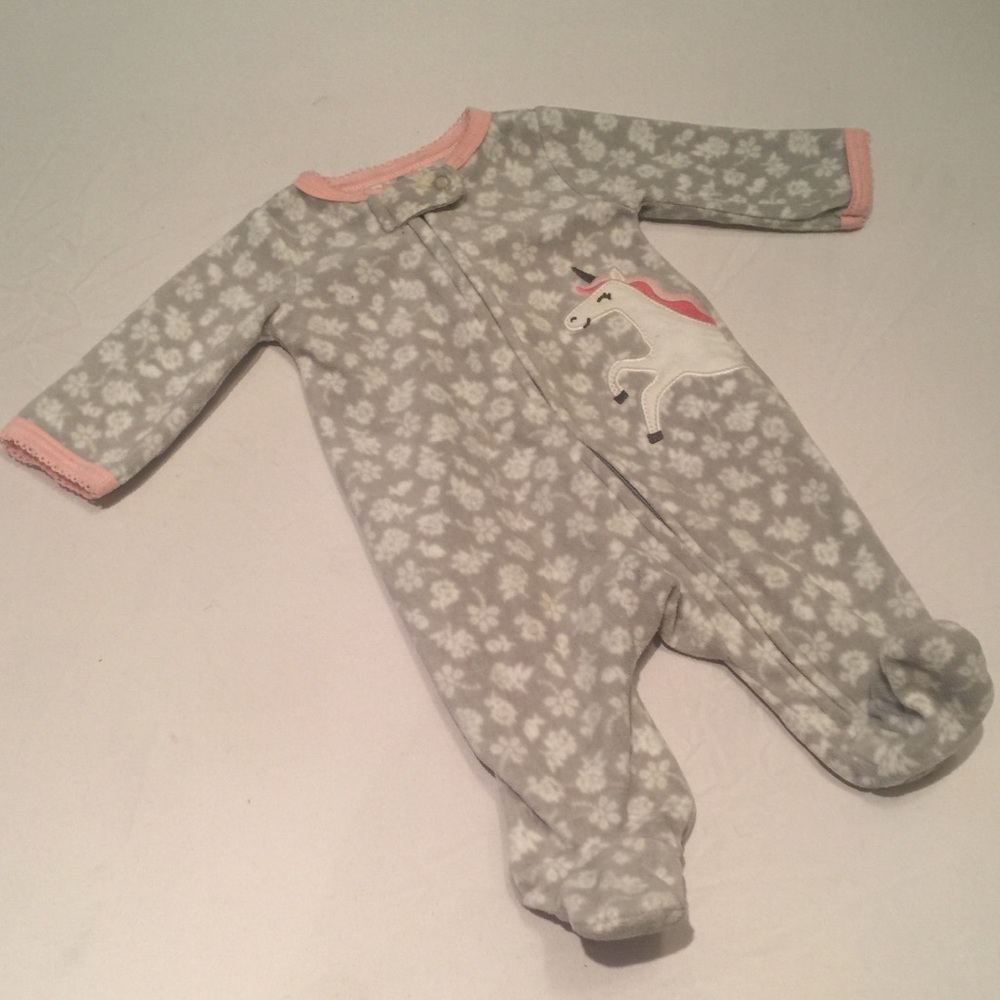 Baby 👶🏻 Carter’s Unicorn Fleece Onesie
